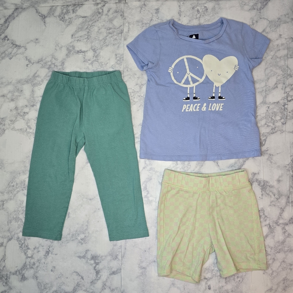 Gap Kids Size 5 Clothing Bundle T-Shirt Capri Bike Shorts